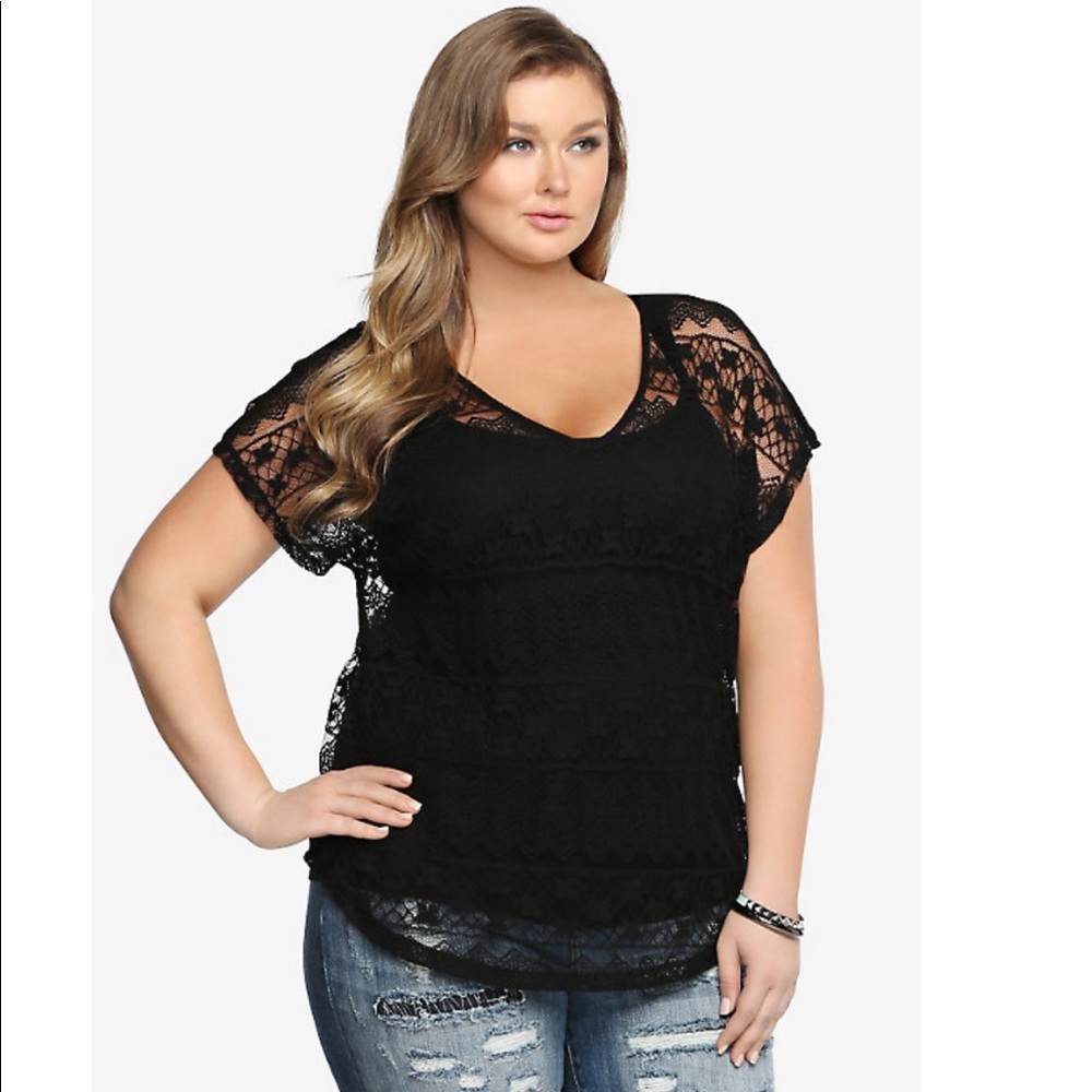 Black lacy dolman tip